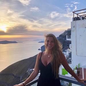 Meet your Posher, Marie-rose